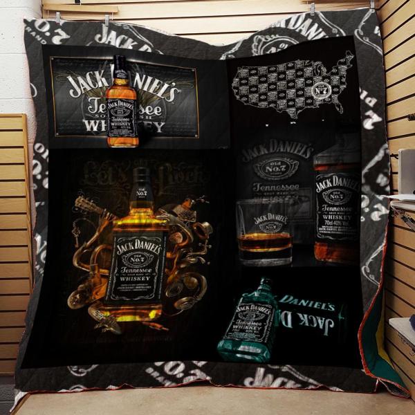 Jack Daniel’s Tennessee Whiskey Quilt Blanket Jack Daniel’s Tennessee Whiskey Quilt Blanket